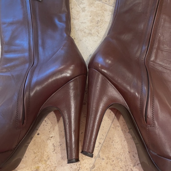 PRADA brown leather heeled ankle boots - Picture 7 of 8